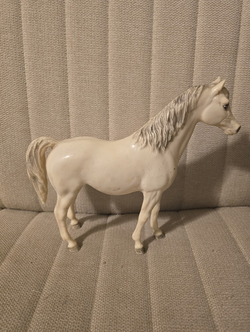 Breyer Horse Vintage Glossy White Alabaster Family Arabian Mare - Picture 3 of 4